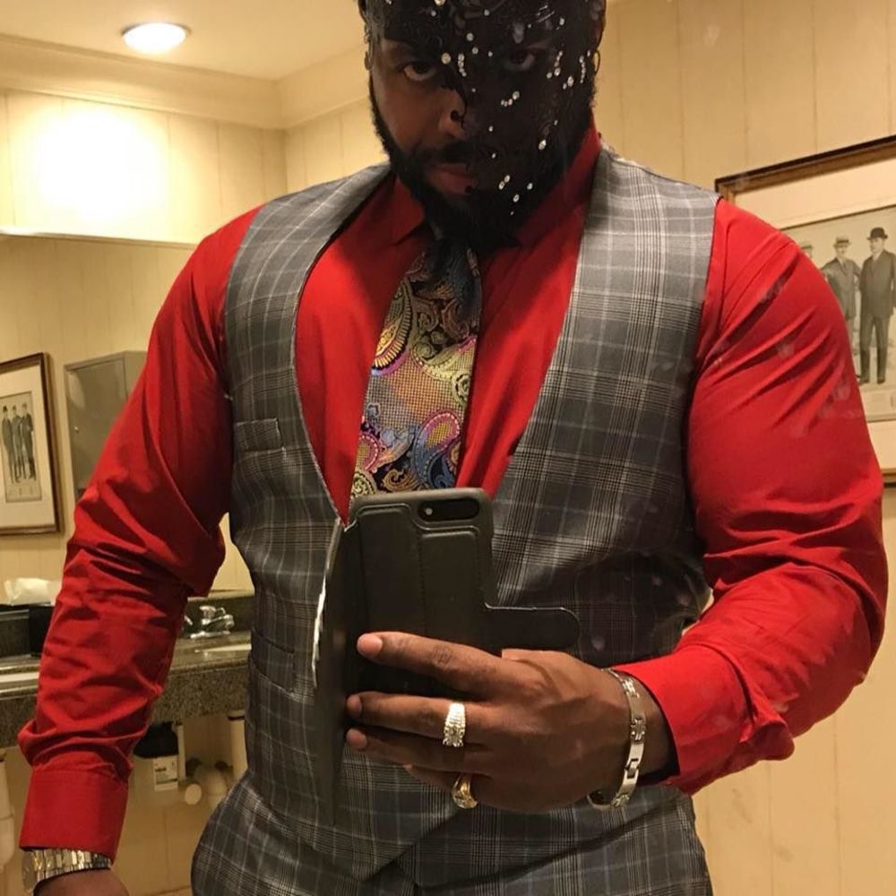 Meet your Posher, Yves